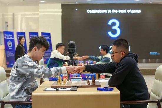 男同桌脱我内裤往里灌水网站