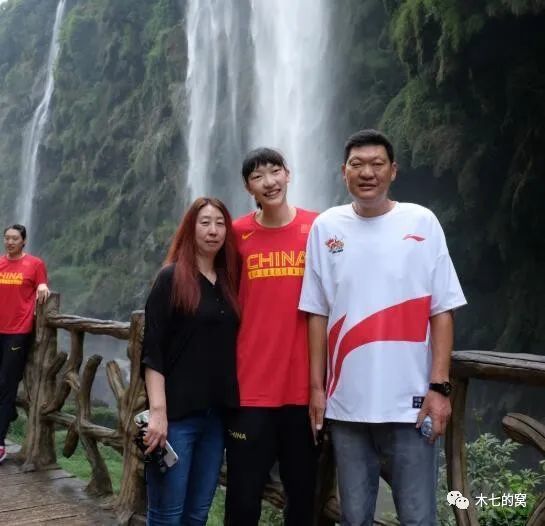 吻胸做爰猛烈叫床视频