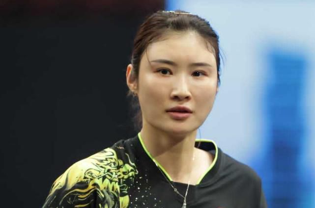 美女扒开让男人捅