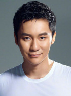 美女把尿口扒开给男生舔